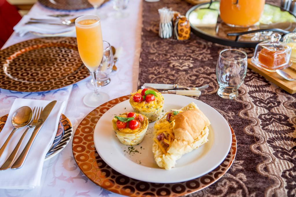 Boubou Bed And Breakfast รัสเทนเบิร์ก ภายนอก รูปภาพ