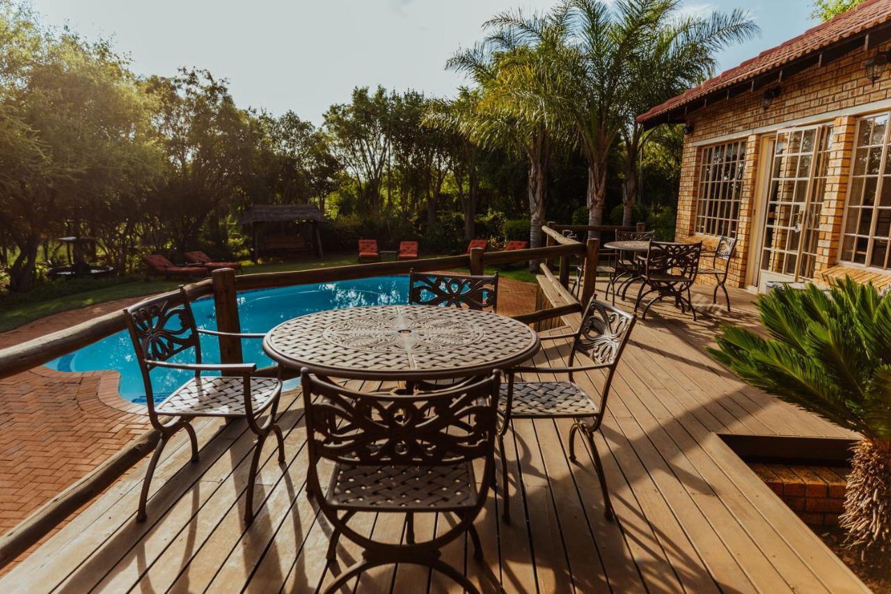 Boubou Bed And Breakfast รัสเทนเบิร์ก ภายนอก รูปภาพ