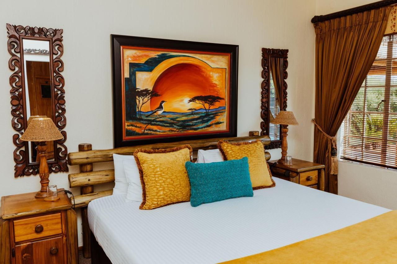 Boubou Bed And Breakfast รัสเทนเบิร์ก ภายนอก รูปภาพ