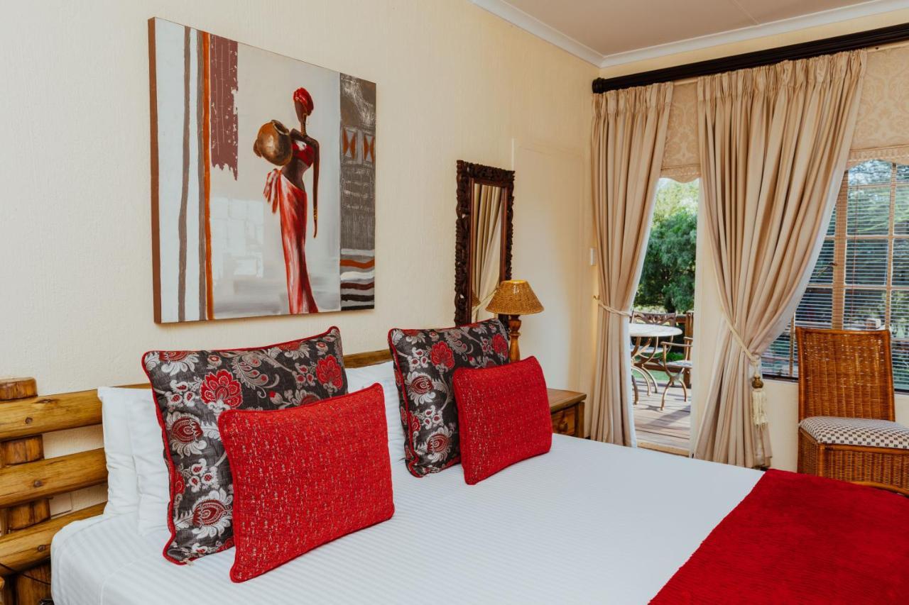 Boubou Bed And Breakfast รัสเทนเบิร์ก ภายนอก รูปภาพ
