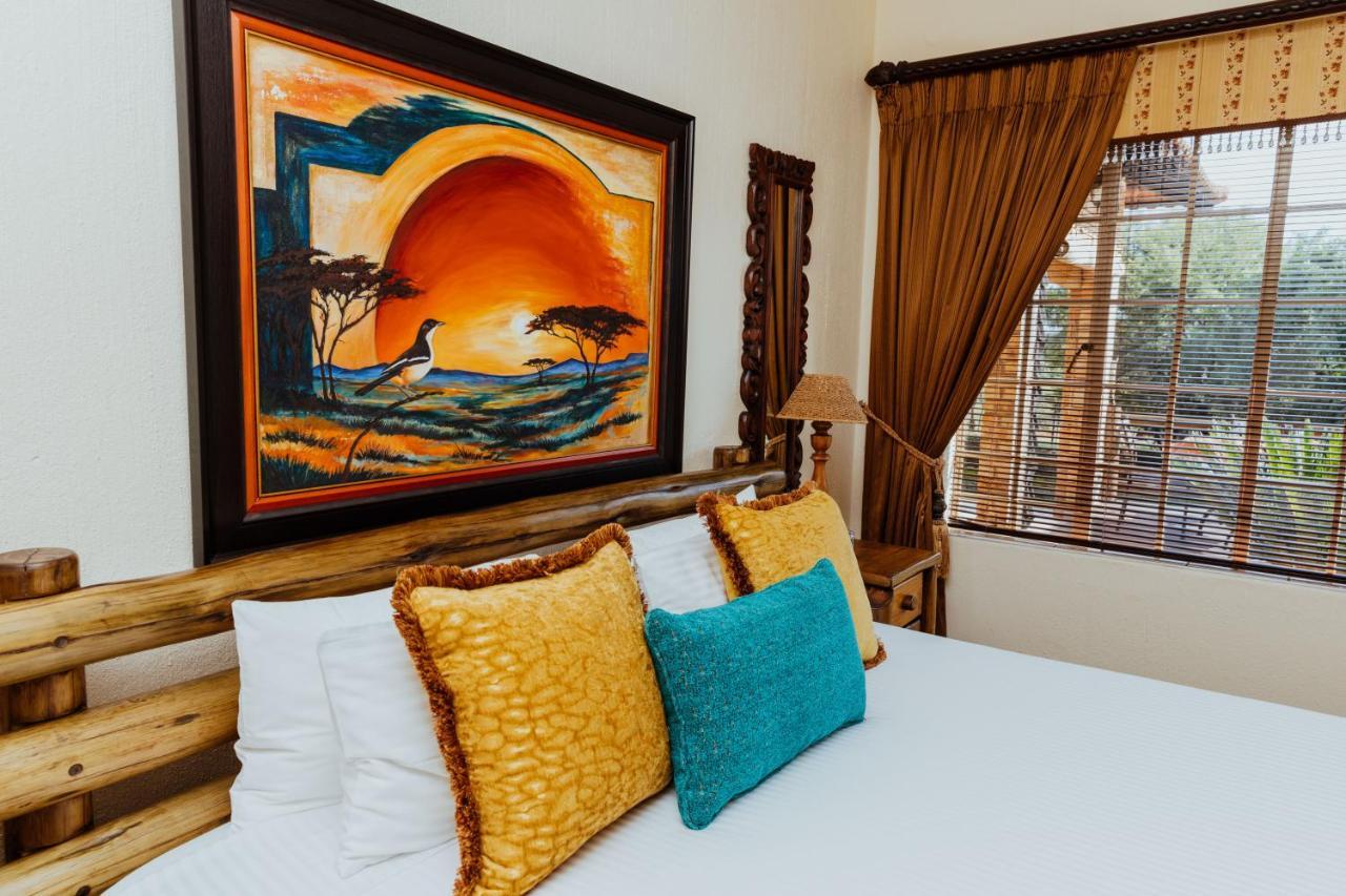 Boubou Bed And Breakfast รัสเทนเบิร์ก ภายนอก รูปภาพ