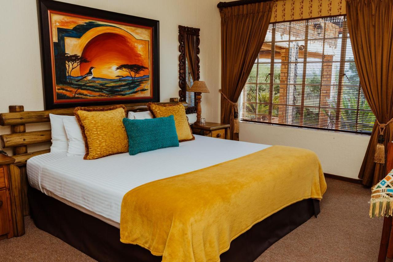 Boubou Bed And Breakfast รัสเทนเบิร์ก ภายนอก รูปภาพ